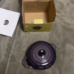 Me Creuset Petite Round casserole